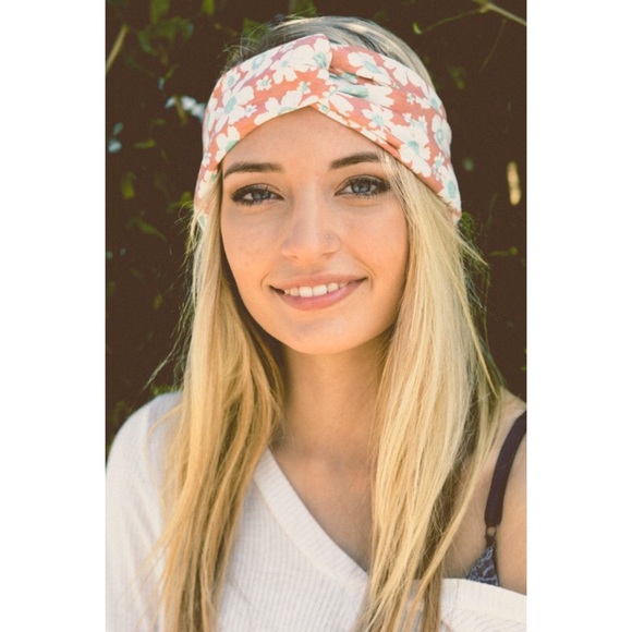 🌺5⭐️🎉HP🎉Adorable Twist Headband - Picture 3 of 6